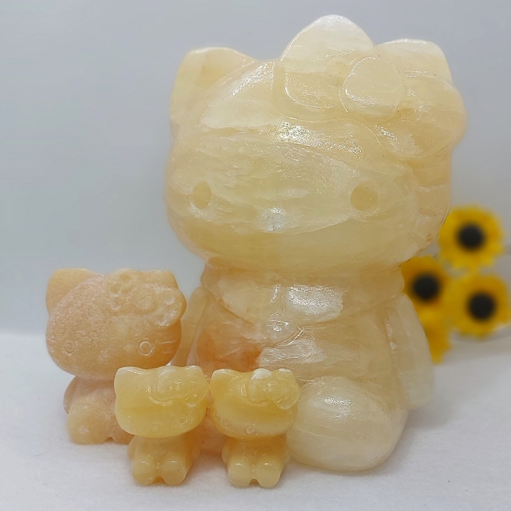 ♡Hello Kitty Honey Calcite 💛 Carving - Picture 1 of 7